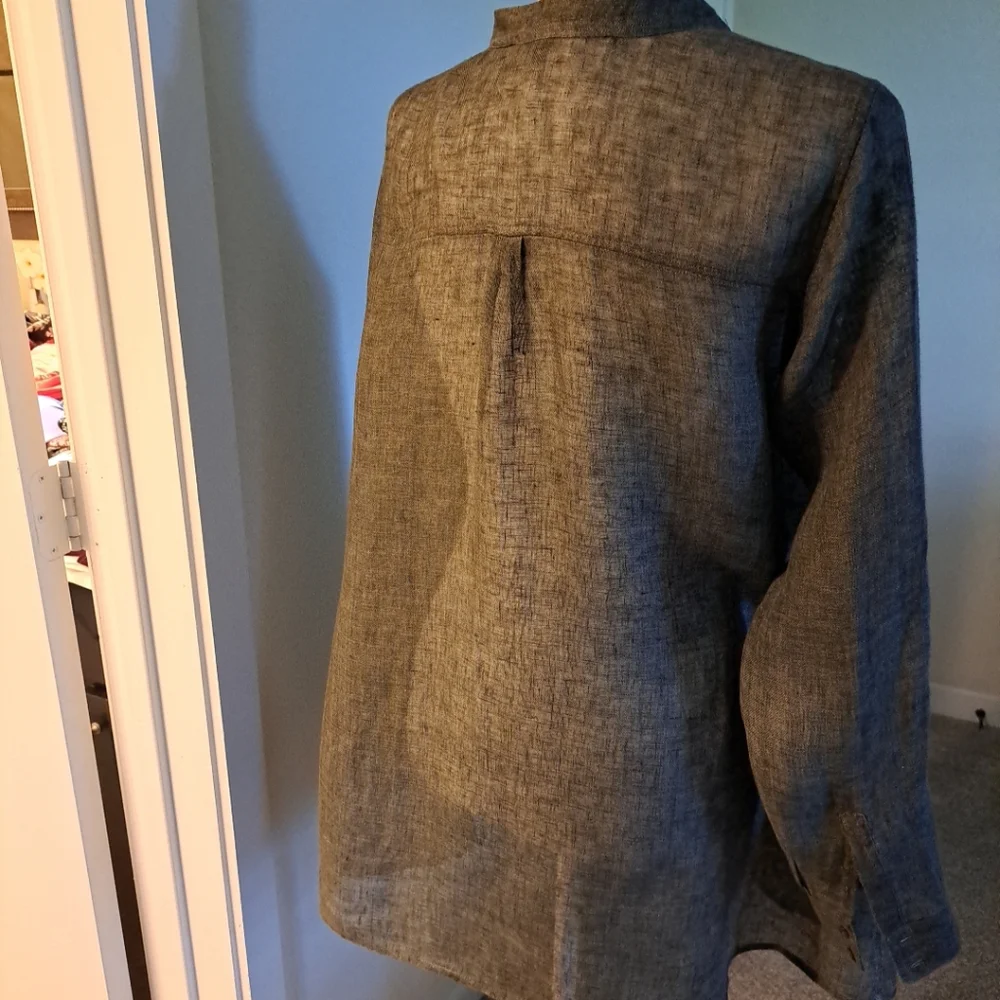 Eileen Fisher Women’s Size M Military Green Linen Button Down Shirt - Picture 4 of 8